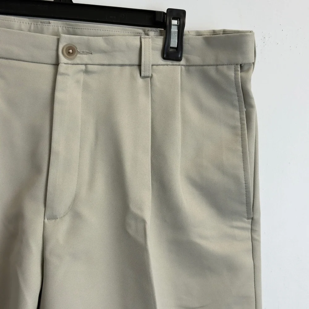 Haggar Mens Pleated Expandable Waist Golf Shorts Stone Beige Size 38